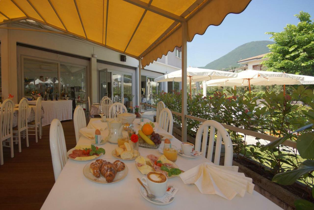 Hotel Lorena Toscolano Maderno Exterior photo